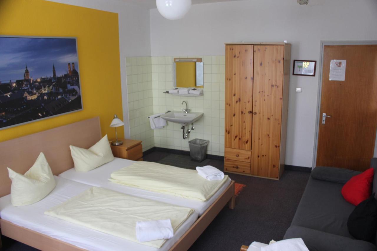 Hotel Pension Am Hauptbahnhof Munich Exterior photo